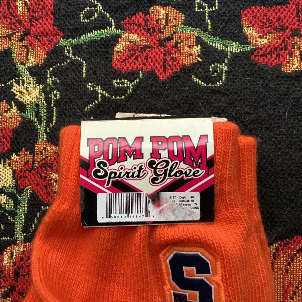 Pom Pom spirit gloves - SU - Picture 3 of 3